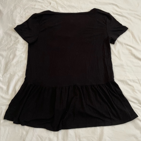 American Eagle soft and sexy shirt, black with flowers, size xs woman’s - Picture 4 of 5